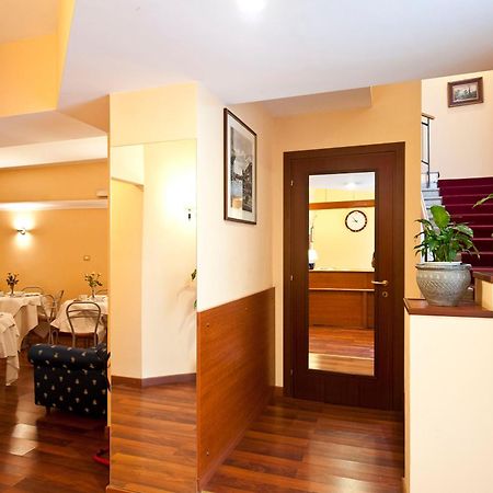 Hotel 4 Pini Roma Dış mekan fotoğraf